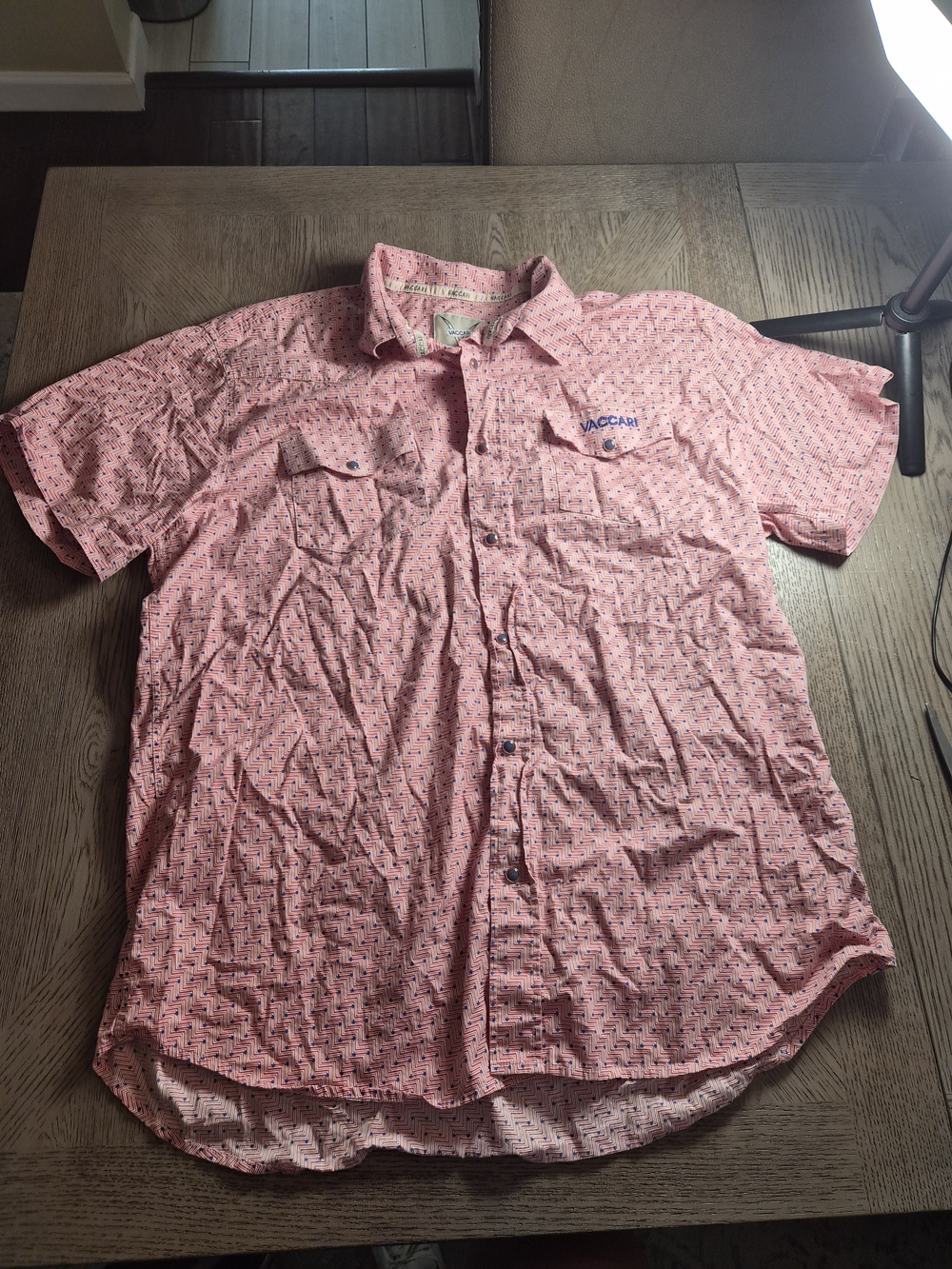 Casual Short-Sleeve Button-Down Shirt in Pink